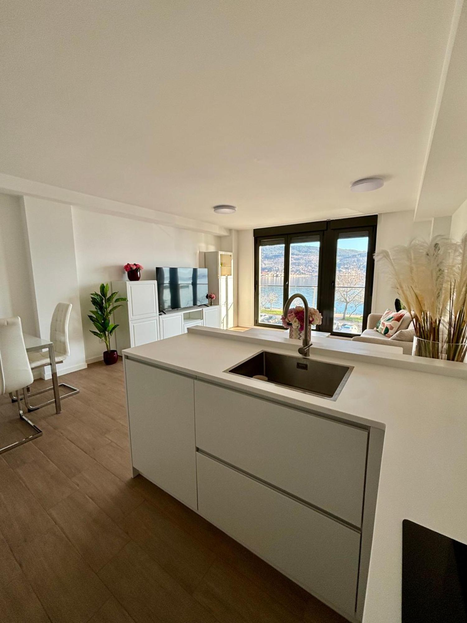 apartamento a estrenar vistas al mar, céntrico Moaña Exterior foto